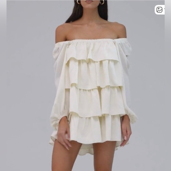 EUC WEWOREWHAT Square Neckline Cream Crinkled Chiffon Tiered Mini Dress XS - Picture 1 of 8